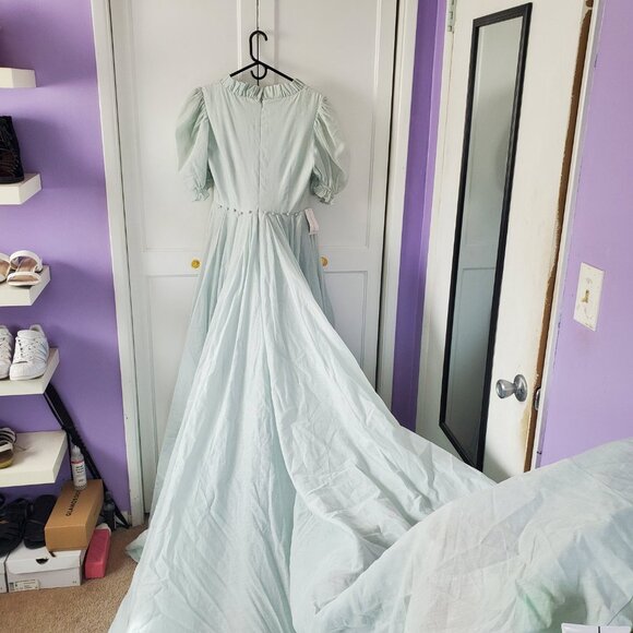 Women's Selkie Portrait of a Lady Gown in Teardrop Light Blue - Picture 7 of 8